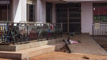 Bilder: Freiwillige aus dem Ruhrgebiet setzen sich für Projekte in Uganda ein