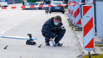 Schüsse in türkischem Verein: Täter weiter flüchtig, Belohnung für Hinweise