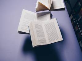 literatur: wie man bücher liebevoll wegwirft