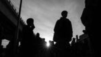 eu-asylpolitik: abgelehnter asylantrag? abschiebung ins rückkehrzentrum