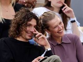 Kein Unbekannter im Tennis: Topmodel Toni Garrn turtelt bei French Open mit neuem Partner
