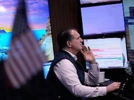 KI-Welle in vollem Gange: US-Börsenrally geht Puste aus - Tech-Aktien steigen weiter