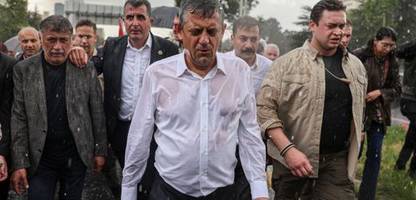 Özgür Özel: »wir werden sämtliche mittel ausschöpfen«, um recep tayyip erdoğan zu besiegen