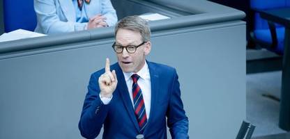 AfD: Sicherheitspolitiker warnen vor Spionagerisiken wegen Russlandreise