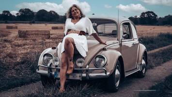 51, zweifache Mutter, Tischlerin – und jetzt Karrierestart als Curvy-Model