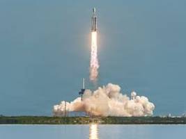 Roadshow beginnt am Donnerstag: Insider: SpaceX peilt Stückpreis von 135 Dollar je Aktie an
