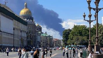 Kurz vor Putins Wirtschaftsgipfel schlagen Drohnen in St. Petersburg ein