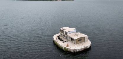 Ostervilm vor Rügen: Militärplattform im Meer zu verkaufen