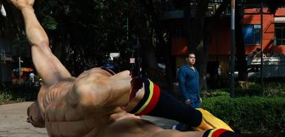 Fußball-WM 2026: Lehrkräfte stürzen bei Protesten Statuen in Mexiko-Stadt