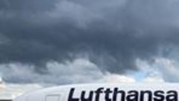 Unfall: Bugfahrwerk knickt ein – Verletzte am Frankfurter Flughafen