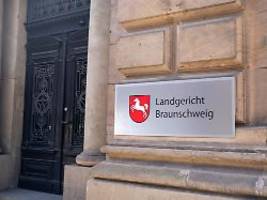 herrschaftsregime: heimbewohner ruhiggestellt und eingesperrt? vier angeklagte vor gericht
