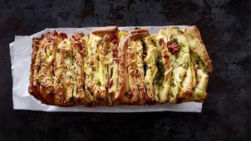 Zupfbrot mit Kräuterfüllung