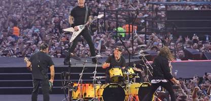 metallica: fast 10.000 blutspender dank »bleeding me«-aktion