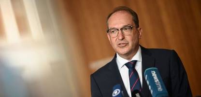 grenzkontrollen: alexander dobrindt will an kontrollen festhalten
