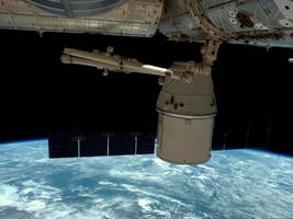 raumfahrt: wegen luftleck: iss-astronauten ziehen sich in raumkapsel zurück