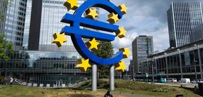 eurozone: wirtschaft schrumpft im ersten quartal überraschend