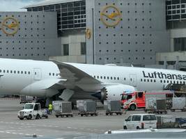 lufthansa: wie kam es zu dem unfall der boeing-maschine am frankfurter flughafen?