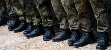 Reservisten reißen Lücken in Betrieben: Wirtschaft kritisiert Pistorius-Pläne