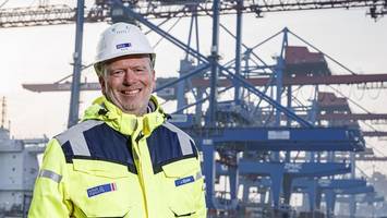 container-umschlag in wilhelmshaven boomt – hamburger hafen schwächelt