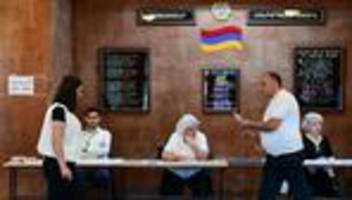 Parlamentswahl in Armenien: Offenbar zahlreiche Festnahmen Oppositioneller vor Wahl in Armenien