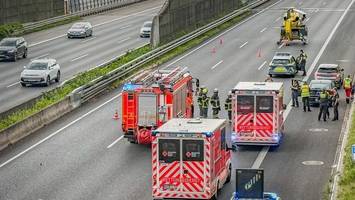 vollsperrung nach unfall auf a1: hubschrauber landet auf hamburger autobahn
