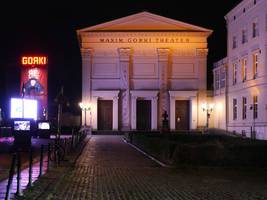 theater: von der politik im stich gelassen