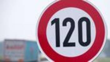 Verwaltungsrecht: Tempo 120 auf der A1: Gericht prüft Rechtmäßigkeit