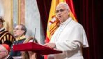 Papst-Besuch in Spanien: Papst Leo warnt vor Aufrüstung und KI-Waffen