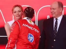 albert und kardashian schauen zu: lewis hamilton herzt charlène von monaco