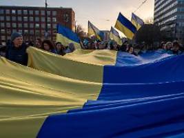 dobrindt will einschränkungen: zahl der wehrfähigen ukrainer in deutschland steigt massiv