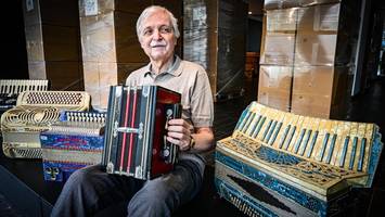 sammler dieter plinke: ein mann und seine tausend akkordeons