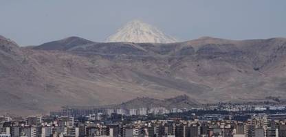 Iran-Krieg: Israels Luftwaffe greift iranische Ziele an – Explosionen in Teheran