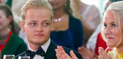 sohn von mette-marit: marius borg høiby könnte vorerst freikommen