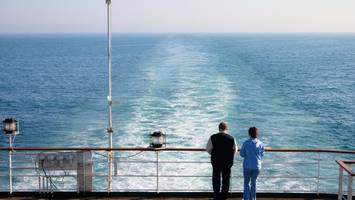 kreuzfahrt: reederei setzt neue regel strikt um - unschöne szenen an bord