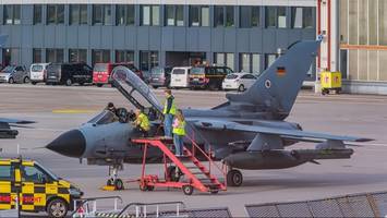 Bundeswehr startet Übung mit Tornado-Kampfjets am Flughafen Hamburg