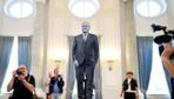 Kunst im Schloss Bellevue: Hilfe, wir haben den Präsidenten geschrumpft