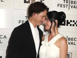 Paar-Debüt bei Doku-Premiere: Katy Perry nimmt Justin Trudeau mit auf den roten Teppich