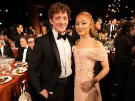 trennung von ethan slater: ariana grande soll wieder single sein