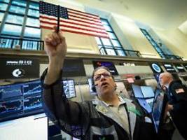 nasdaq unter druck: us-anleger schichten aus dem tech-sektor um