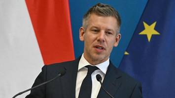 um staatskasse zu entlasten: ungarische abgeordnete kürzen ihr gehalt radikal
