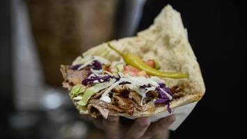 Wo gibt’s den günstigsten Döner in Berlin? Diese Übersicht liefert die Antwort
