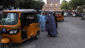 taliban verschärfen kleiderordnung von frauen: „alle haben angst“