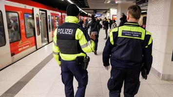 obdachlose am hauptbahnhof rassistisch beleidigt: anzeige gegen bahn-mitarbeiter