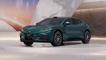 besser als tesla und co.? denza öffnet geschäft für e-autos in hamburger city