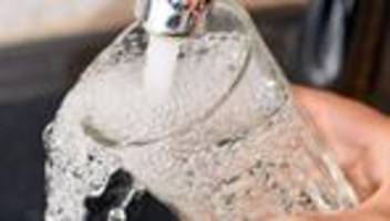 Ursache unklar: Bakterien im Leitungswasser - Würzburg kocht Trinkwasser ab