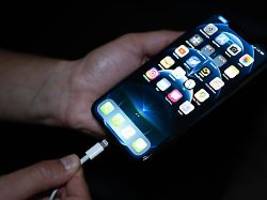 Vorsicht Brandgefahr: Smartphone fängt Feuer: Was Akkus alles nicht mögen