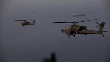 Hubschrauber-Piloten trieben stundenlang im Wasser – Rettung verlief filmreif