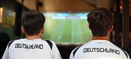public viewing in augsburg: diese lokale und kneipen zeigen die spiele der fußball-weltmeisterschaft