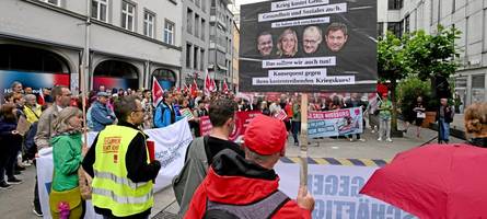 „Lebensnotwendiges wird erledigt, alles andere fällt weg“: Demo gegen Sparpläne im Gesundheitswesen