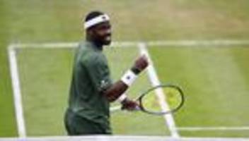 atp-turnier: tiafoe erreicht tennis-viertelfinale in stuttgart